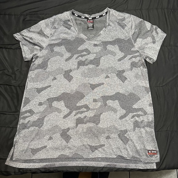 Tapout Shirt Mens Small Gray Camo Camouflage MMA Boxing Pro Wrestling WWE - Picture 1 of 8